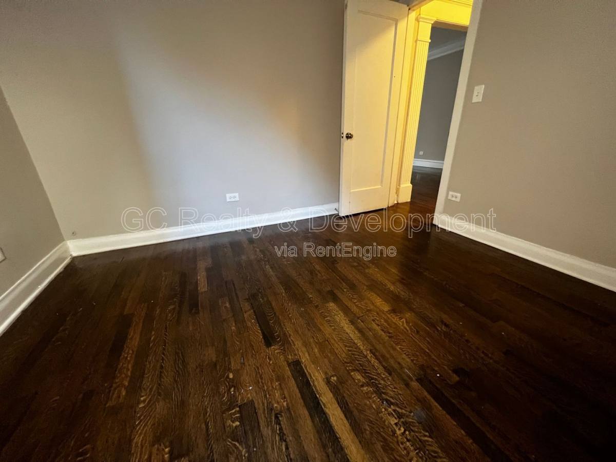 Condo for rent at 6031 S Eberhart Ave #2, Chicago, IL 60637