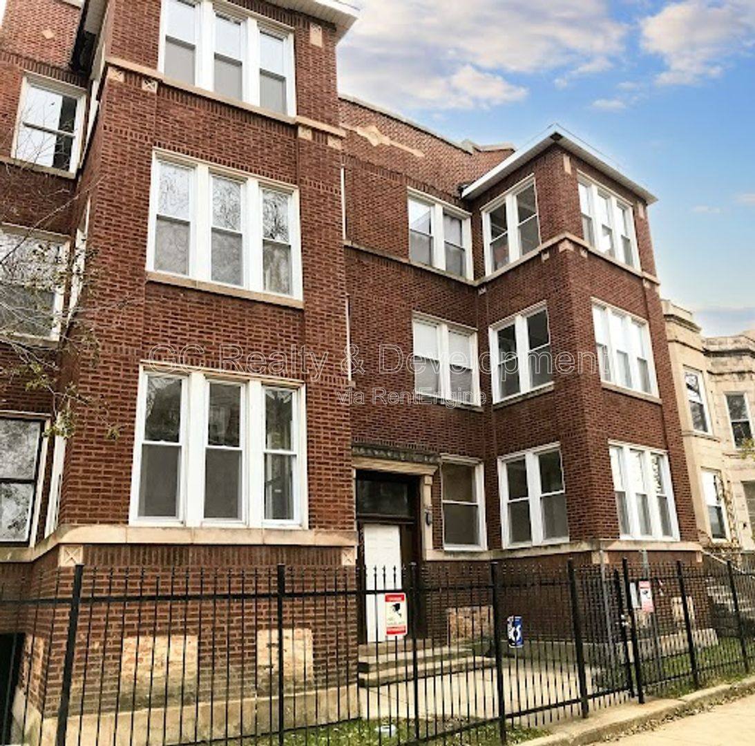 Condo for rent at 6031 S Eberhart Ave #2, Chicago, IL 60637