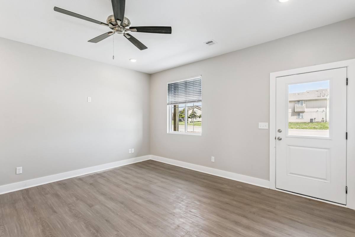 Townhouse for rent at 105 Meadowbrook Dr, Newton, KS 67114