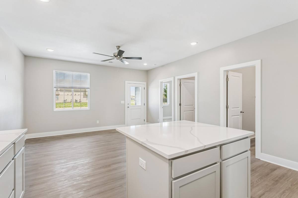 Townhouse for rent at 105 Meadowbrook Dr, Newton, KS 67114