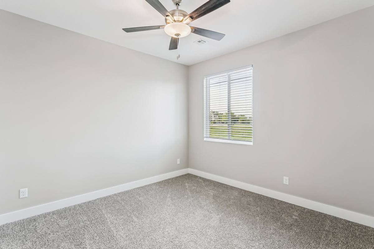 Townhouse for rent at 105 Meadowbrook Dr, Newton, KS 67114