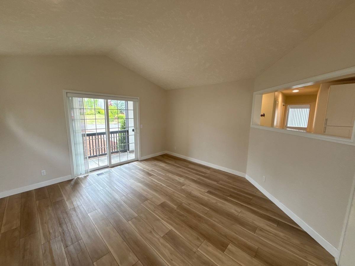 House for rent at 5512 Murray St SE, Salem, OR 97306