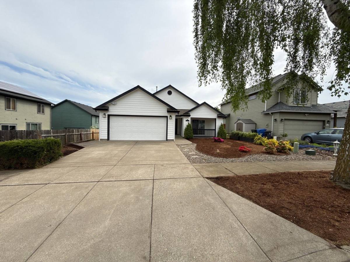 House for rent at 5512 Murray St SE, Salem, OR 97306