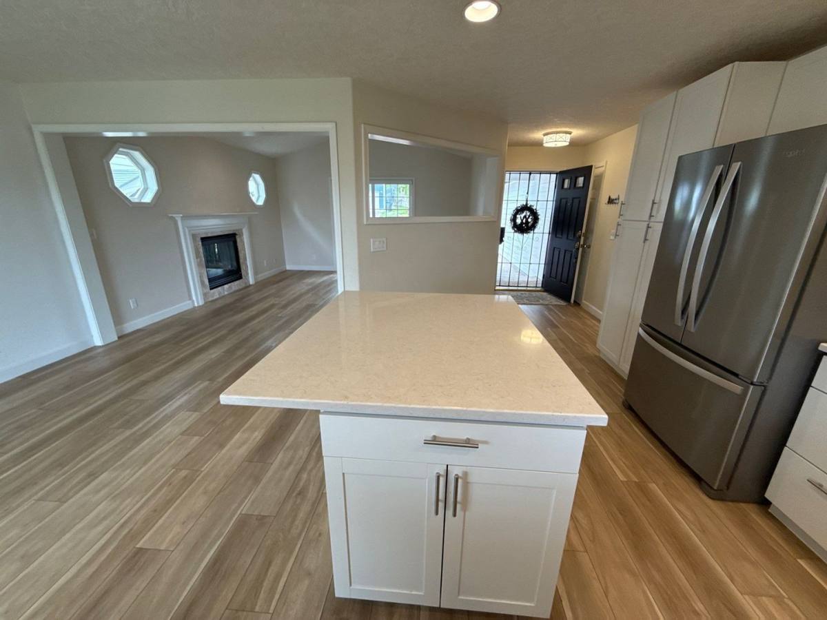 House for rent at 5512 Murray St SE, Salem, OR 97306