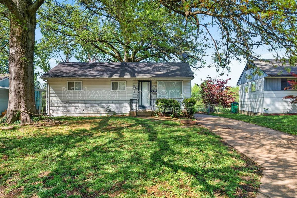 House for rent at 257 Glen Garry Rd, Saint Louis, MO 63137
