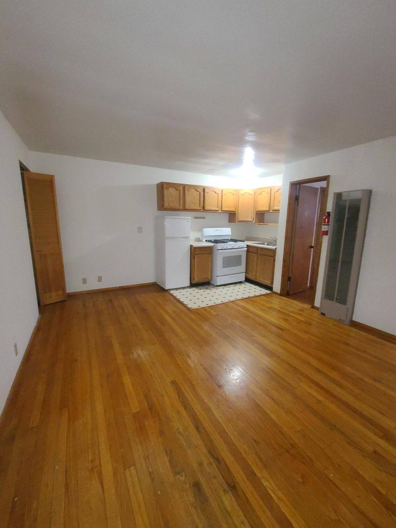 Apartment for rent at 913 W Church St, Champaign, IL 61821