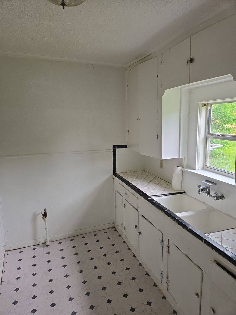 House for rent at 2125 Earl, Beaumont, TX 77703