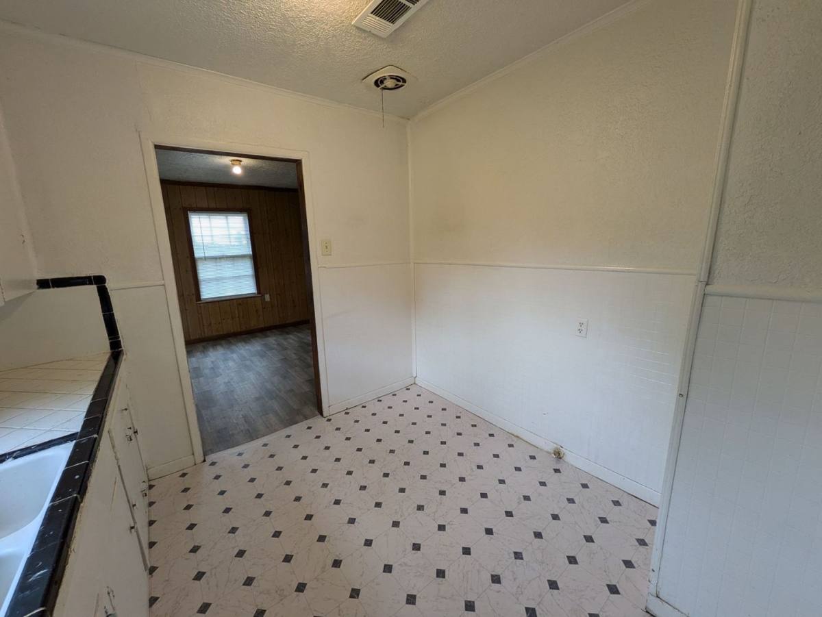House for rent at 2125 Earl, Beaumont, TX 77703