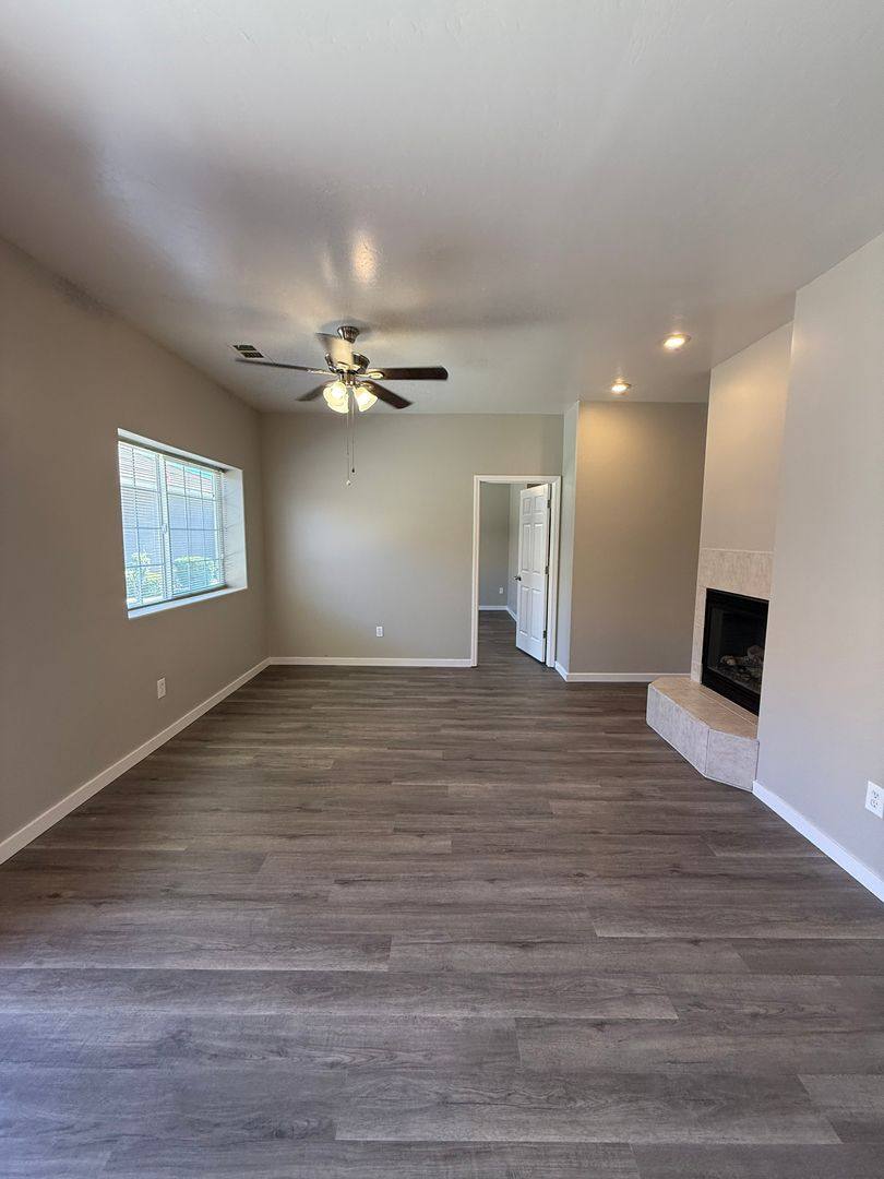 Apartment for rent at 548 Yellow Meadow Court, Bakersfield, CA 93308
