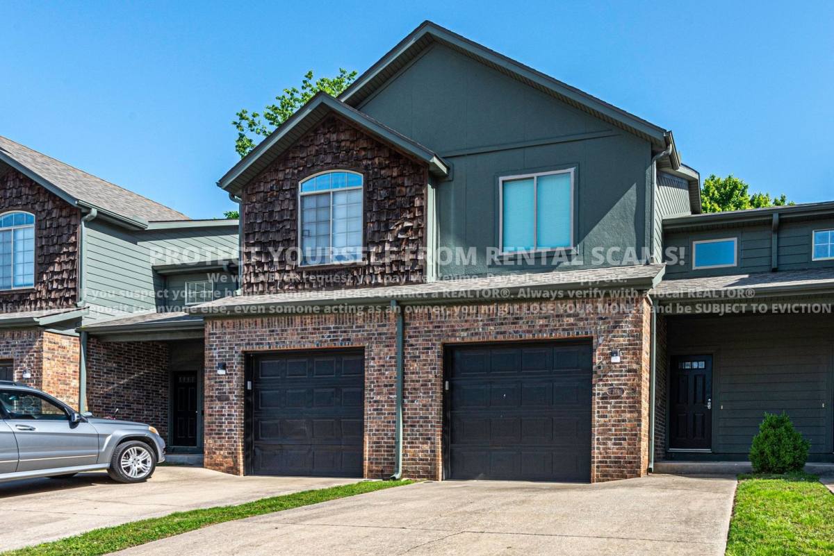 Condo for rent at 766 W Breeze Cove, Fayetteville, AR 72703