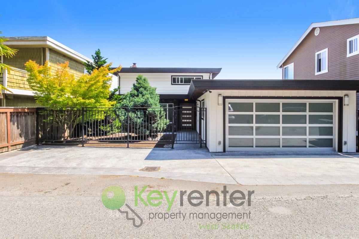 House for rent at 13556 Riviera Place NE, Seattle, WA 98125