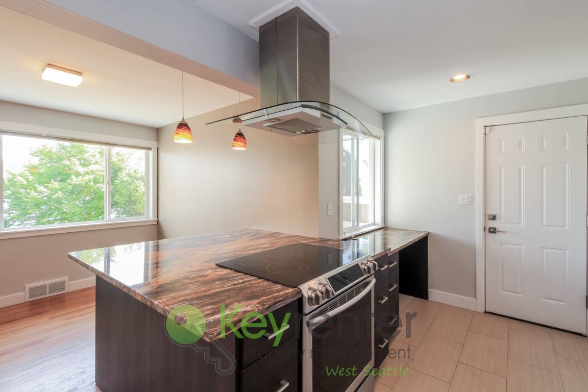 House for rent at 13556 Riviera Place NE, Seattle, WA 98125
