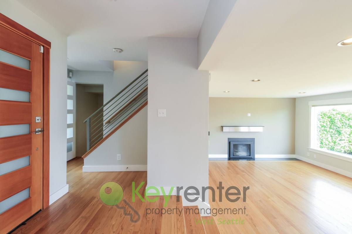 House for rent at 13556 Riviera Place NE, Seattle, WA 98125