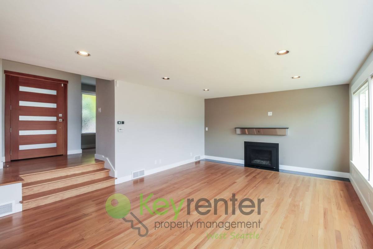 House for rent at 13556 Riviera Place NE, Seattle, WA 98125