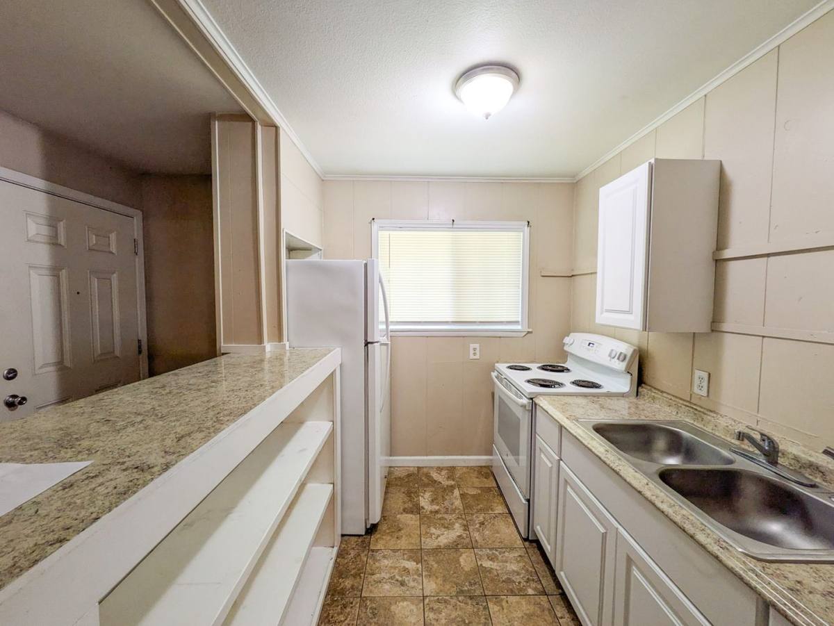 Apartment for rent at 110 Farm Dr, Bridge City, TX 77611