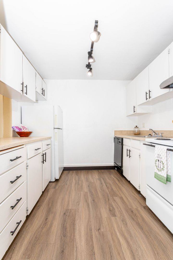 Apartment for rent at 1731 S Boone St, Aberdeen, WA 98520