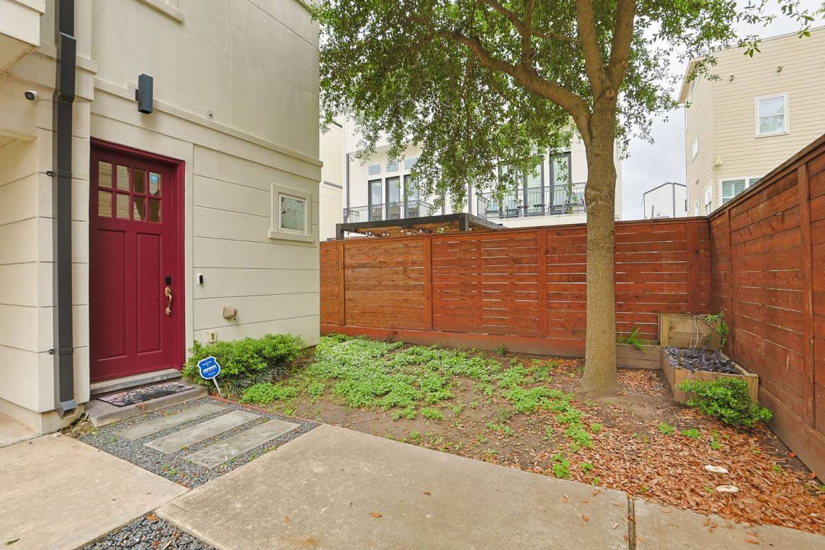 House for rent at 2212 Stuart St, Houston, TX 77004