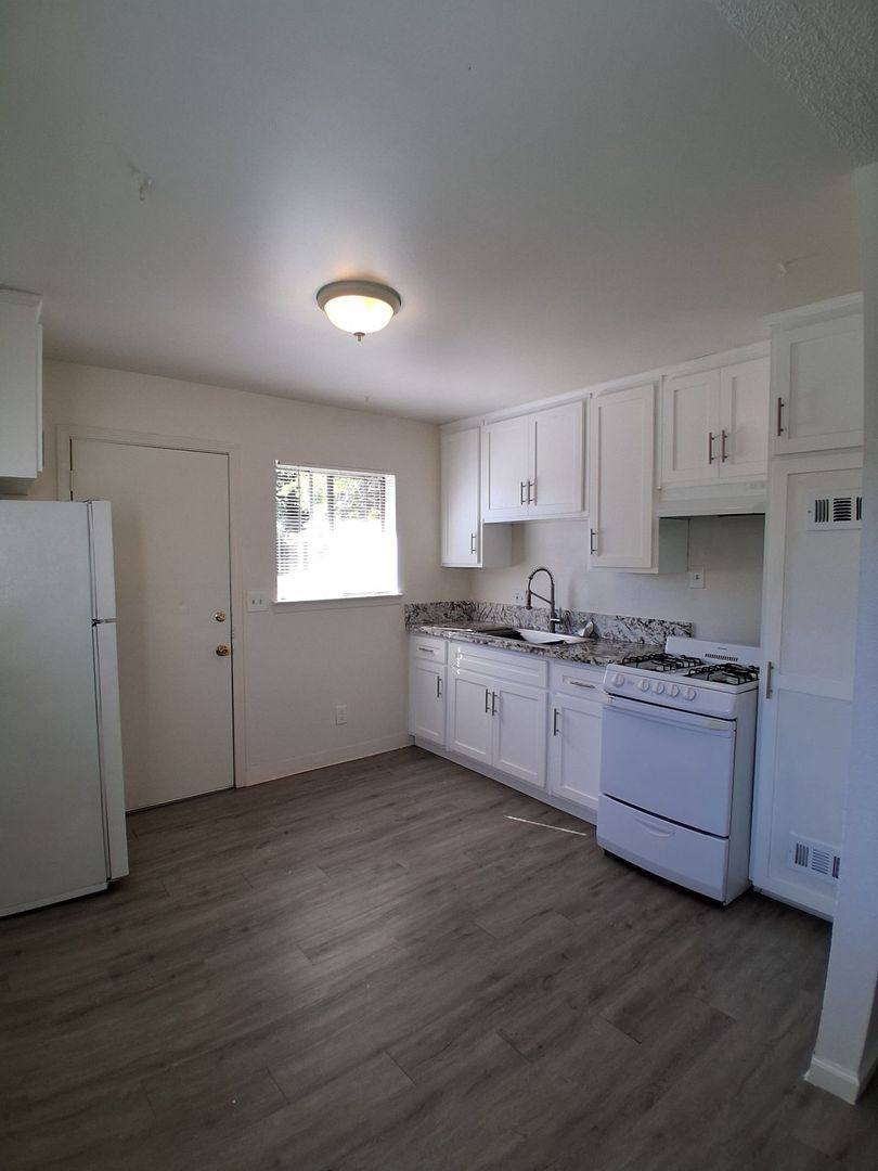 Apartment for rent at 1008 Jefferson Ave, Clovis, CA 93612