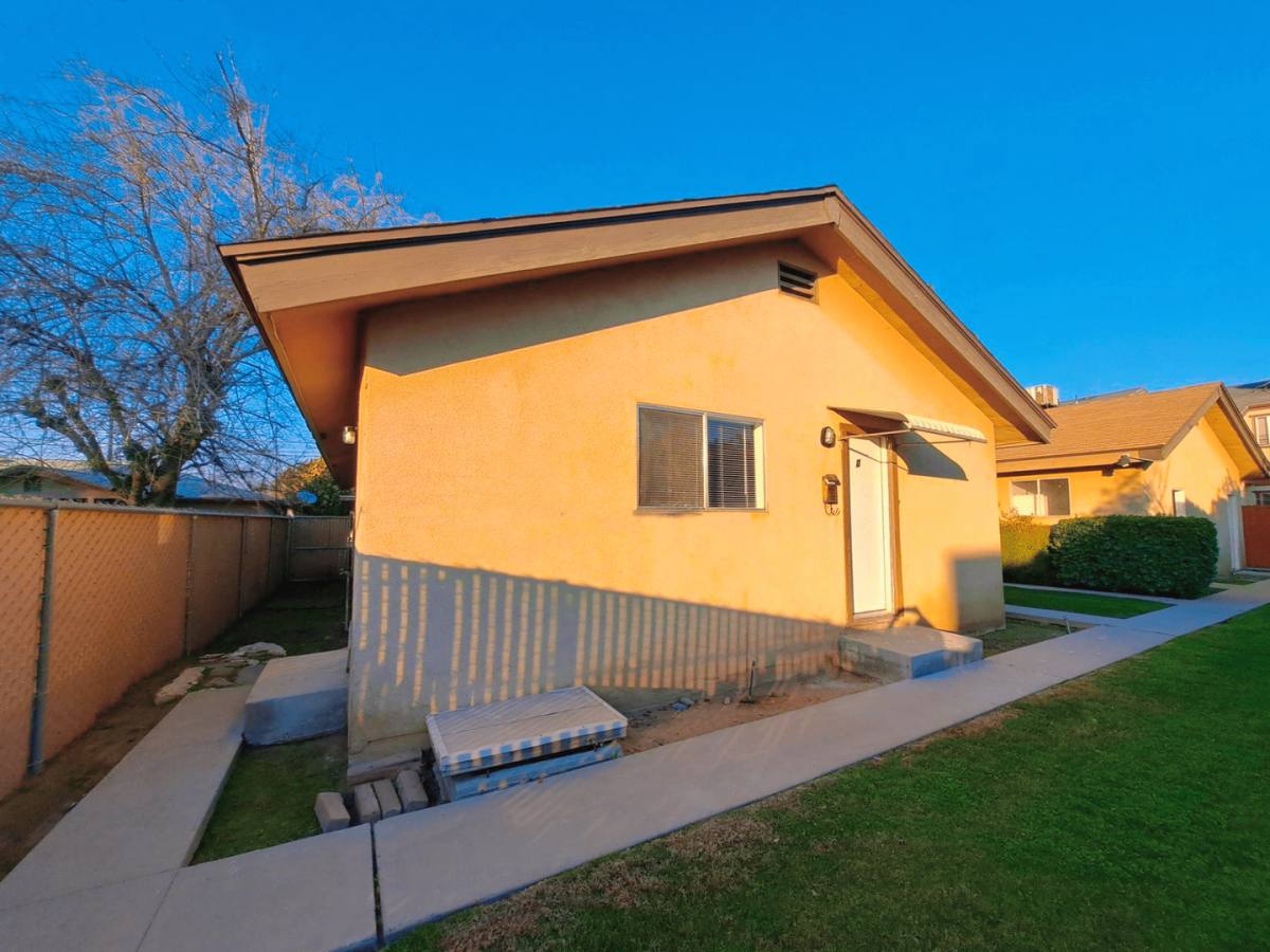 Apartment for rent at 1008 Jefferson Ave, Clovis, CA 93612