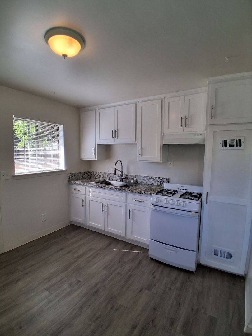 Apartment for rent at 1008 Jefferson Ave, Clovis, CA 93612