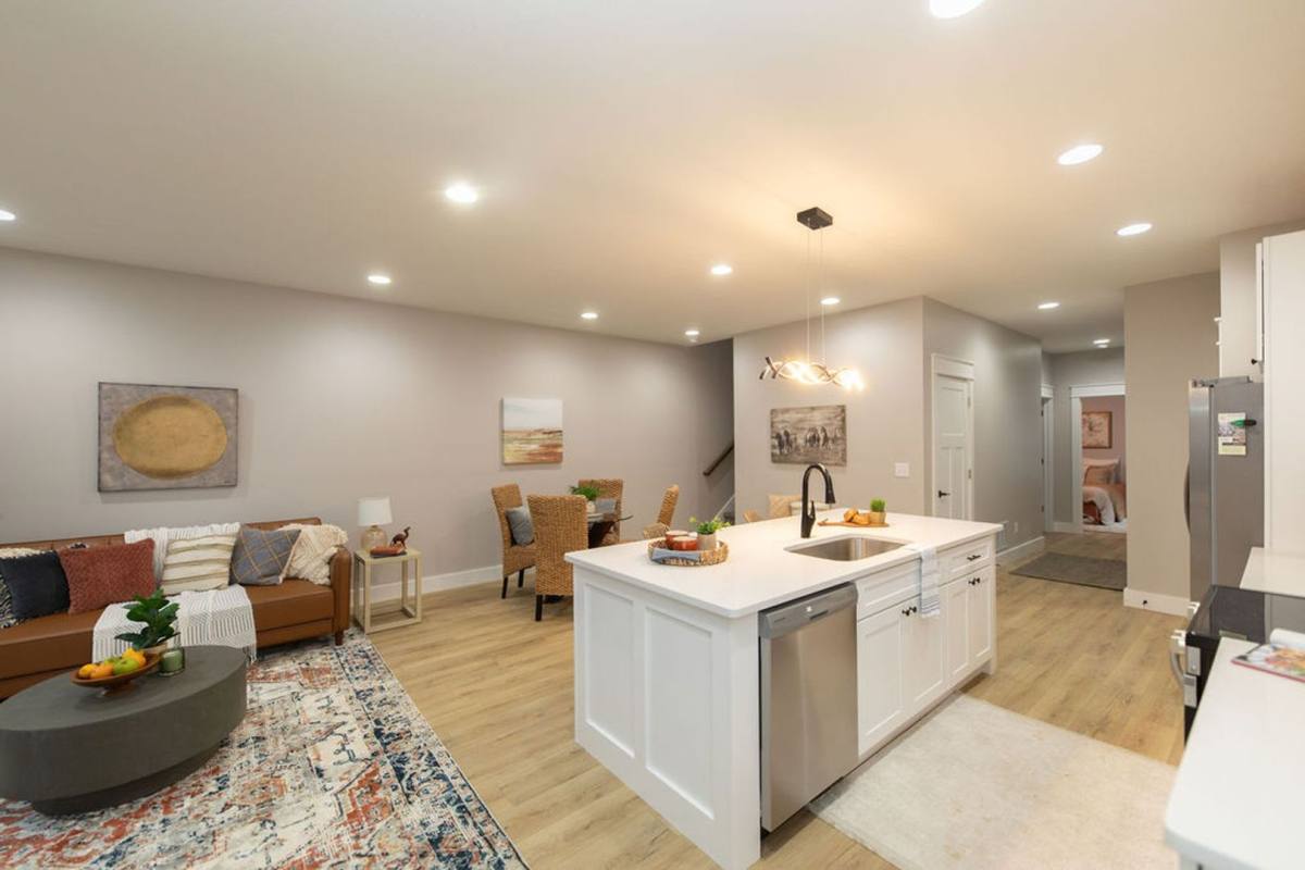 Apartment for rent at 614 N Grant, Bloomington, IN 47408