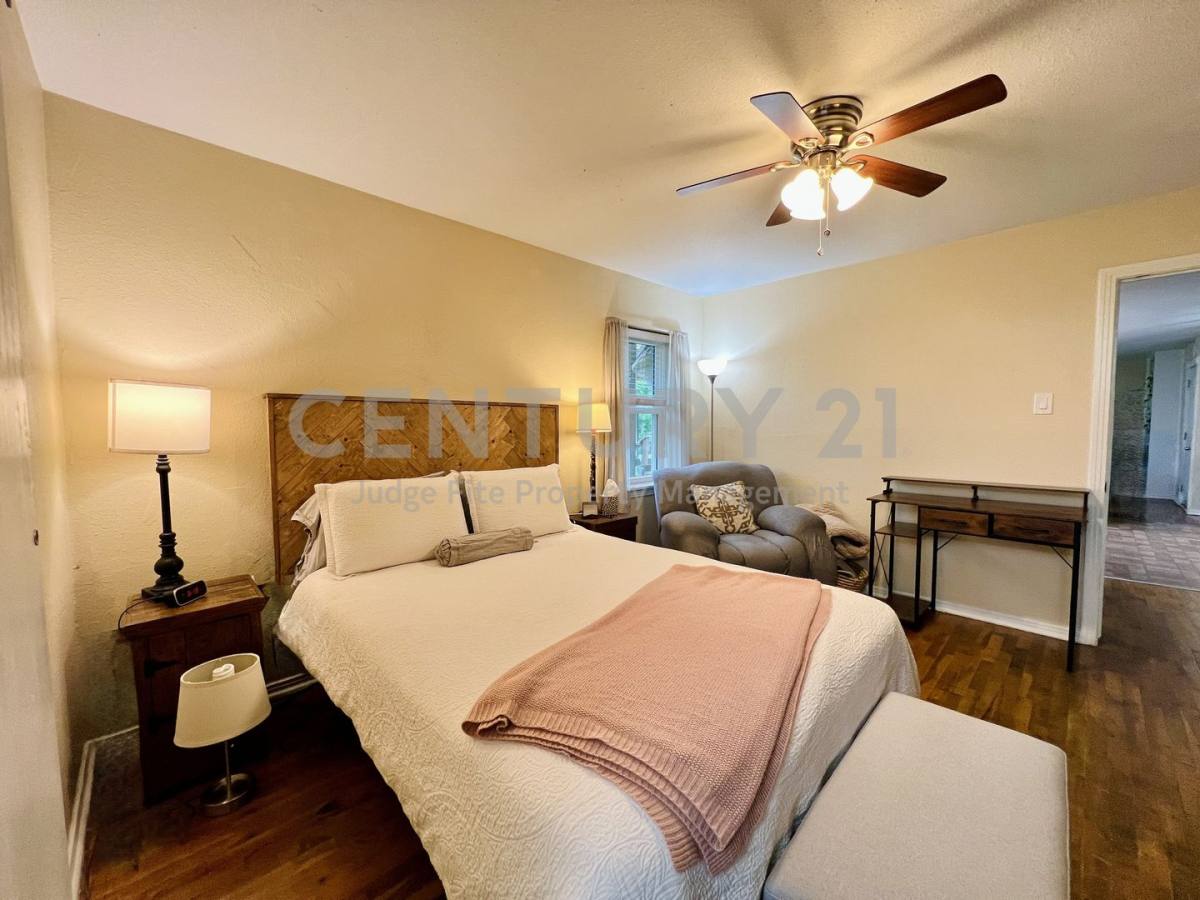 House for rent at 310 W 15th St, Irving, TX 75060