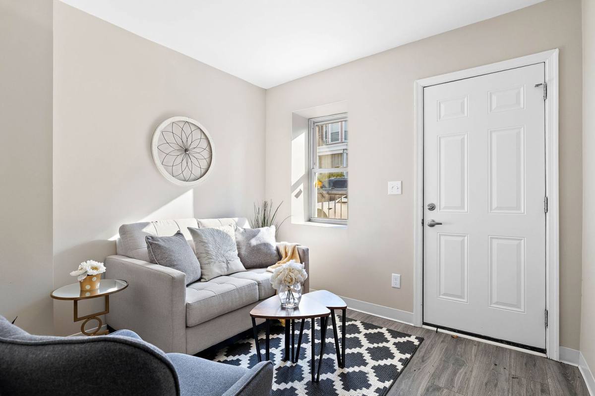 Townhouse for rent at 6 W 20th St, Wilmington, DE 19802