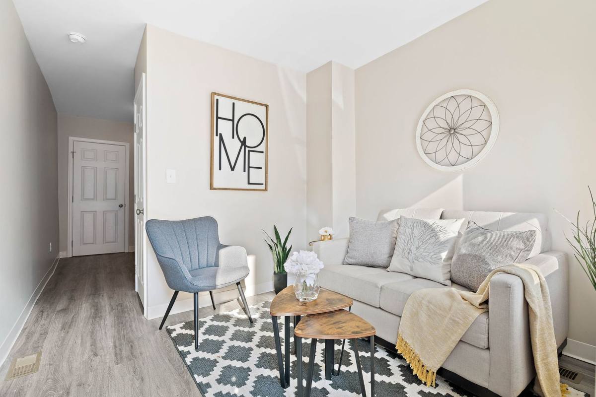 Townhouse for rent at 6 W 20th St, Wilmington, DE 19802