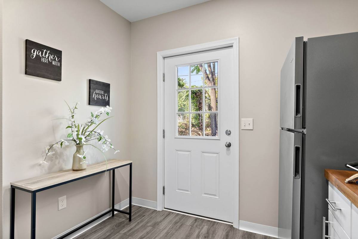 Townhouse for rent at 6 W 20th St, Wilmington, DE 19802