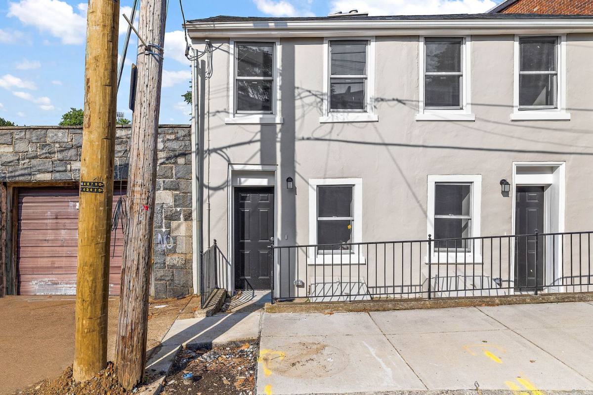 Townhouse for rent at 6 W 20th St, Wilmington, DE 19802