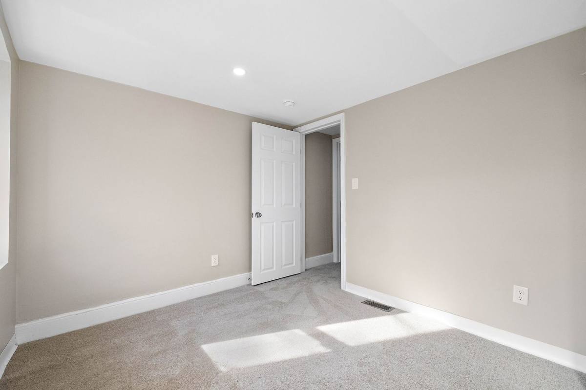 Townhouse for rent at 6 W 20th St, Wilmington, DE 19802