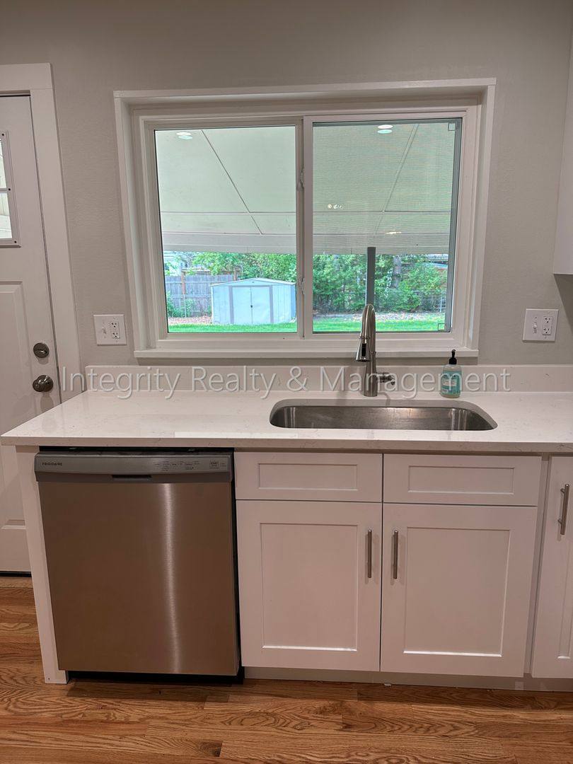 House for rent at 3092 W Layton Ave, Englewood, CO 80110