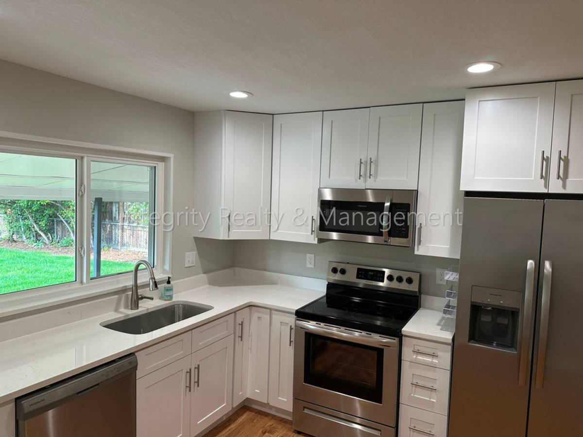 House for rent at 3092 W Layton Ave, Englewood, CO 80110
