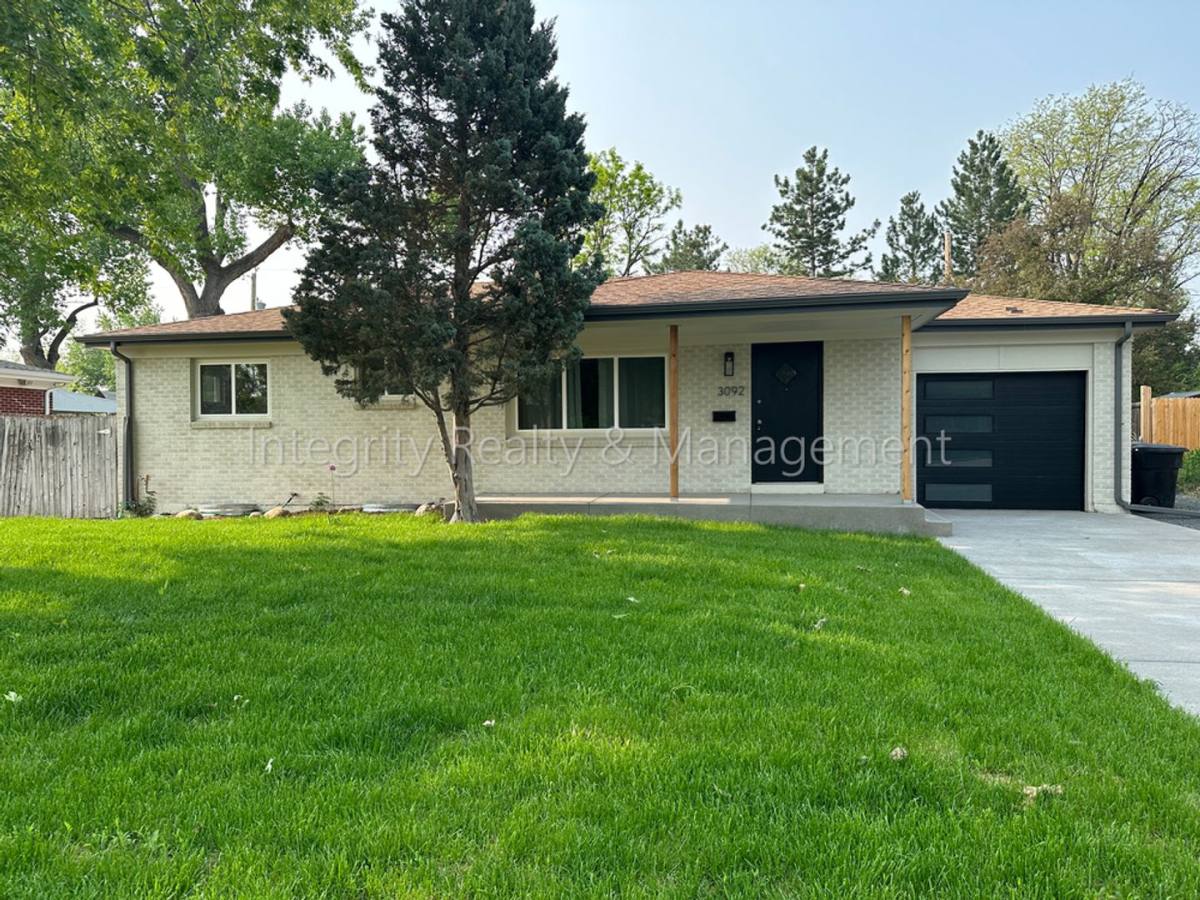 House for rent at 3092 W Layton Ave, Englewood, CO 80110
