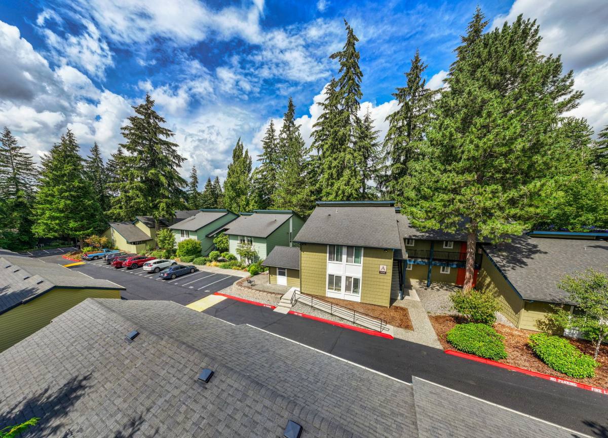 Apartment for rent at 14260 SE 18th St, Bellevue, WA 98007