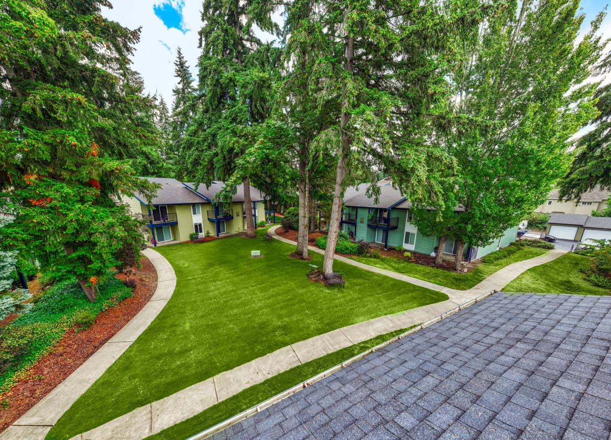 Apartment for rent at 14260 SE 18th St, Bellevue, WA 98007