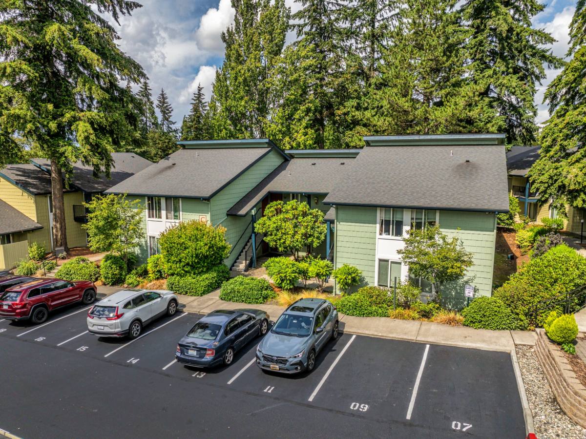 Apartment for rent at 14260 SE 18th St, Bellevue, WA 98007