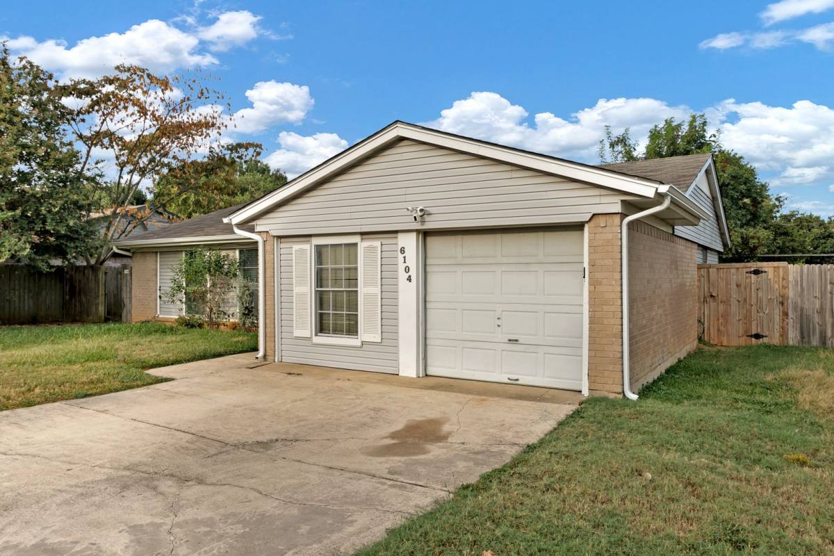 House for rent at 6104 Kelly Elliot Rd, Arlington, TX 76001