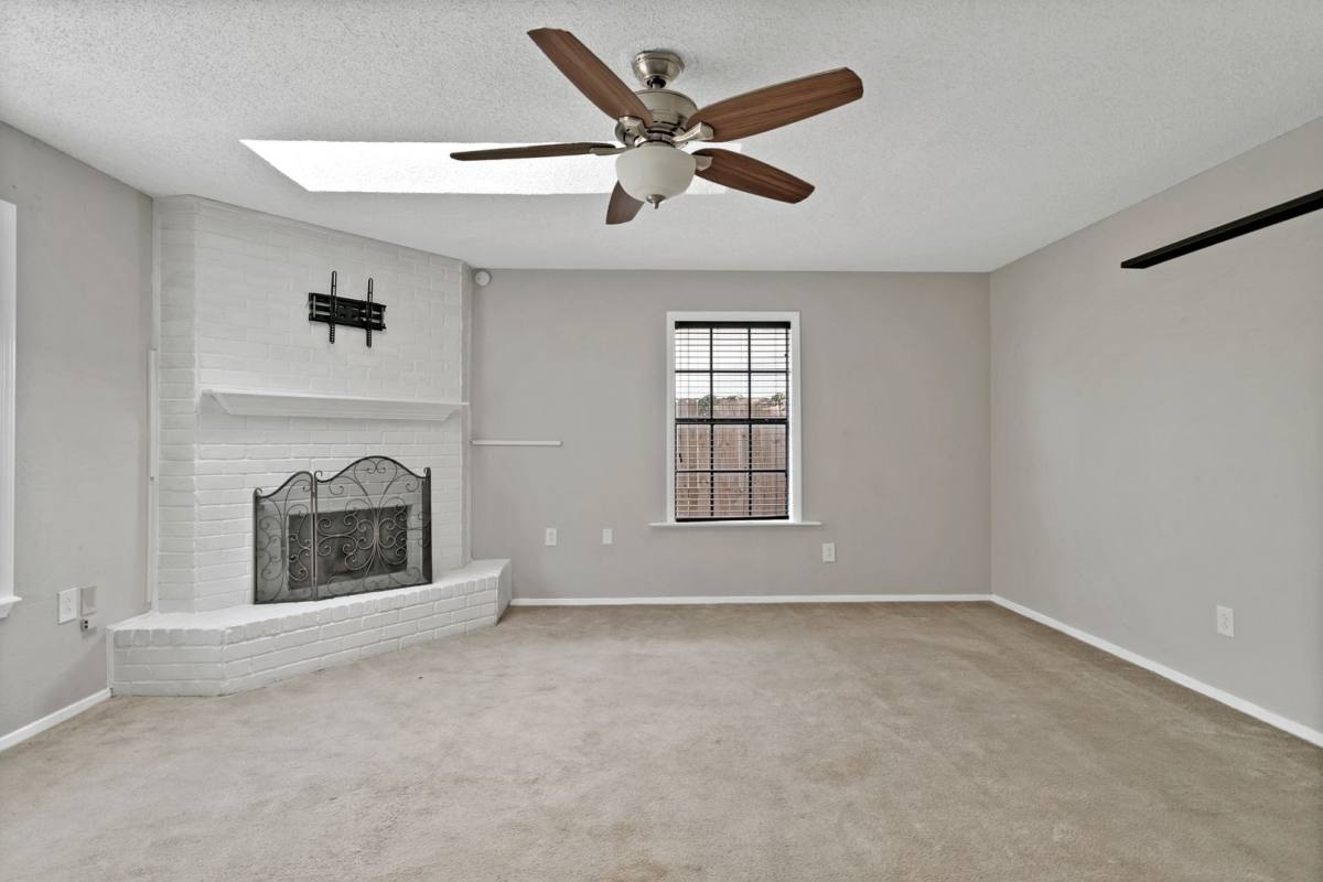 House for rent at 6104 Kelly Elliot Rd, Arlington, TX 76001