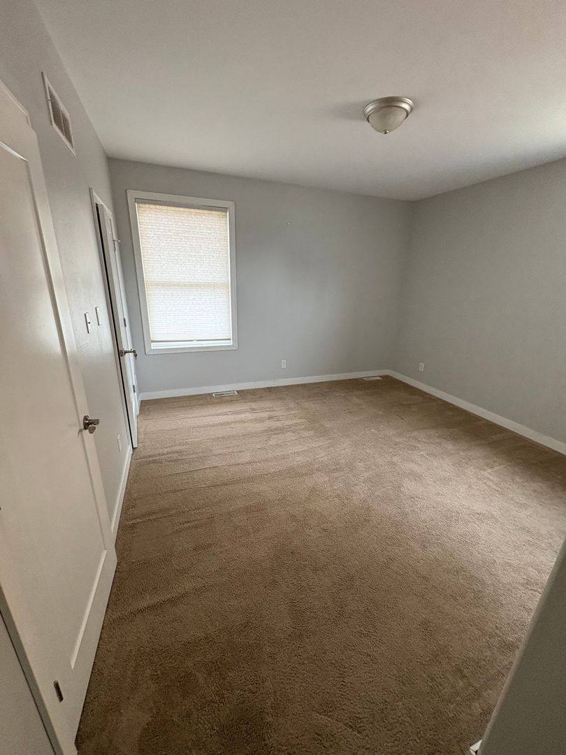 Apartment for rent at 301-311 E 3rd St, Waterloo, IA 50703