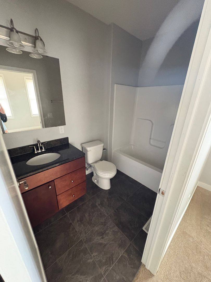 Apartment for rent at 301-311 E 3rd St, Waterloo, IA 50703
