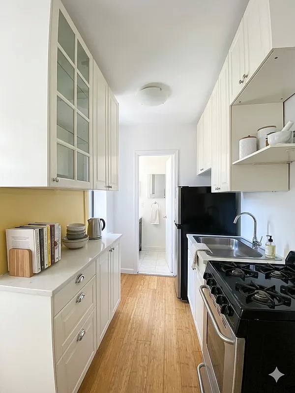 Apartment for rent at 354 E 78th St #3A, New York, NY 10075