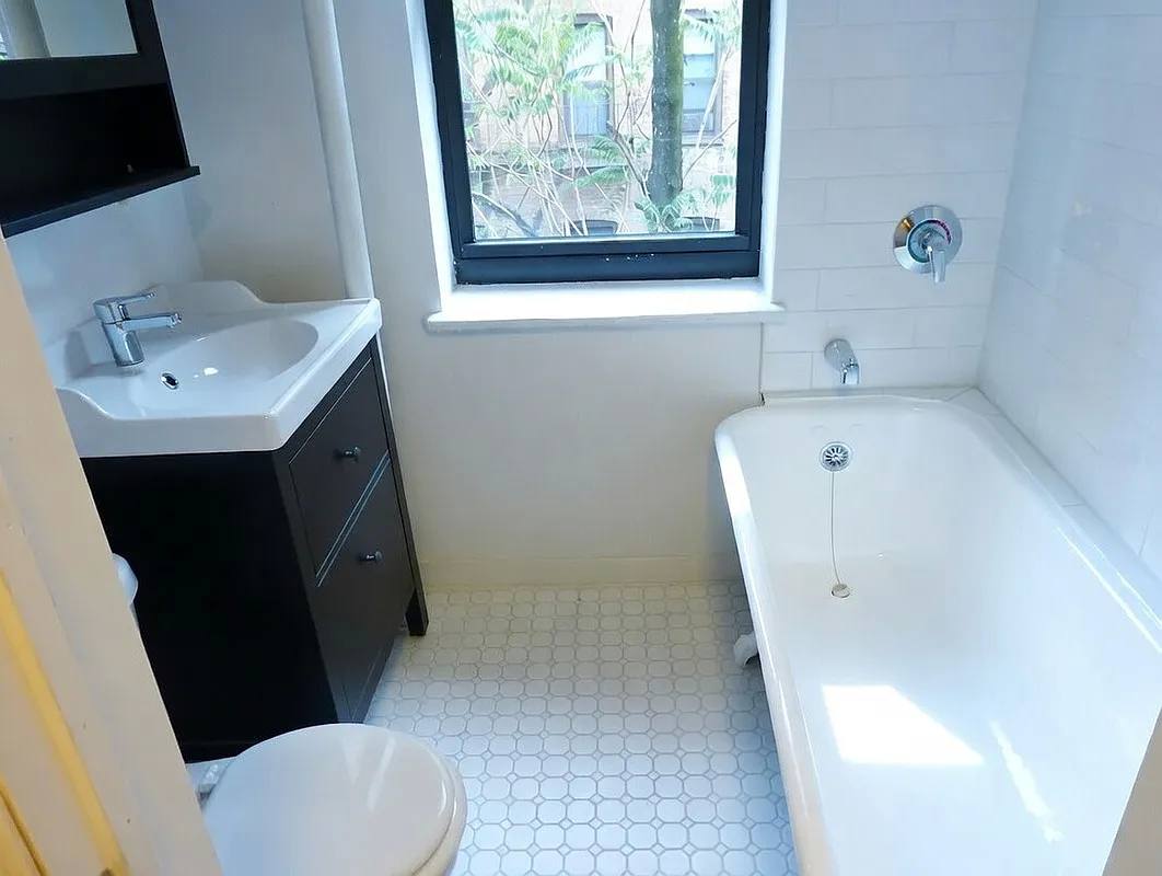 Apartment for rent at 354 E 78th St #3A, New York, NY 10075