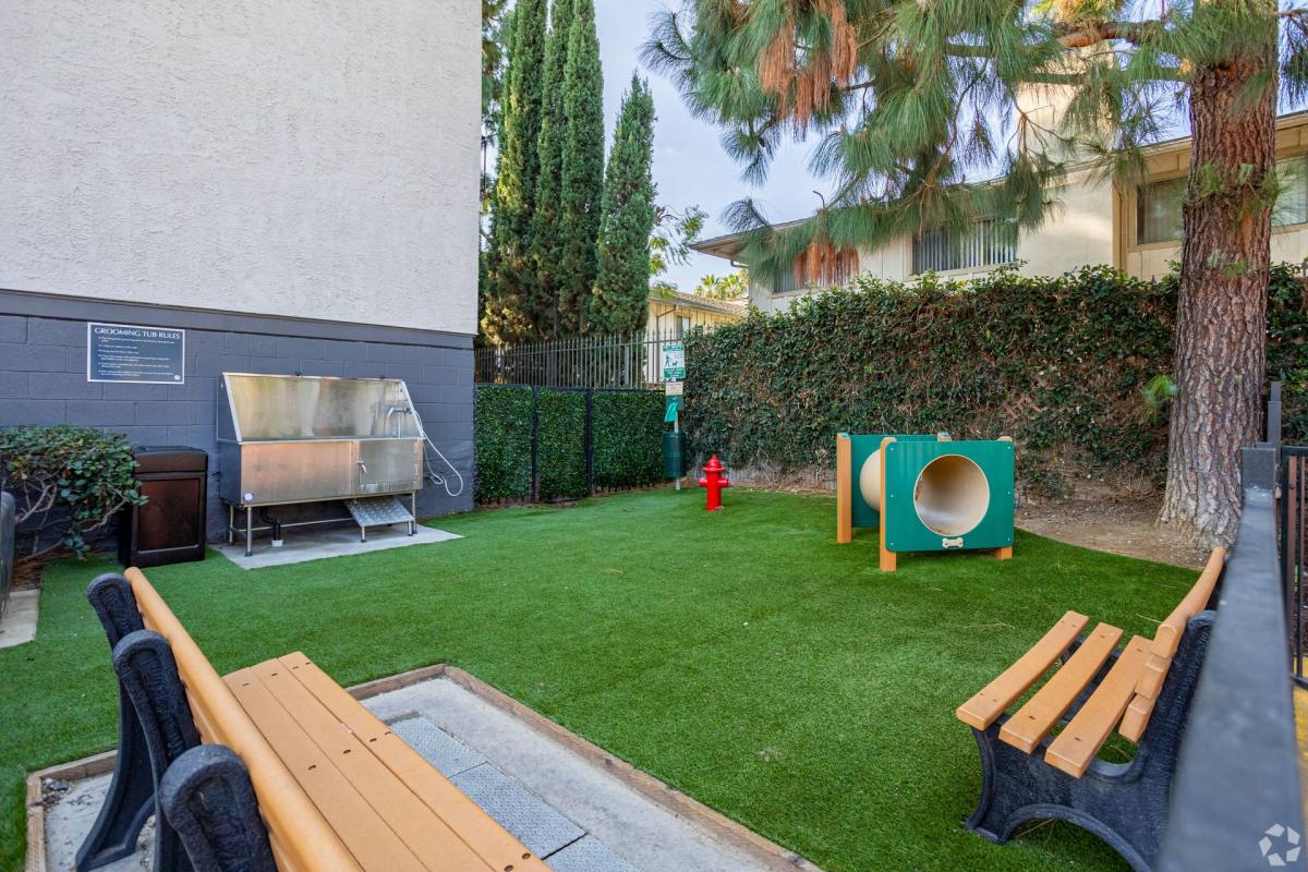 Apartment for rent at 140 W Hill Ave, Fullerton, CA 92832