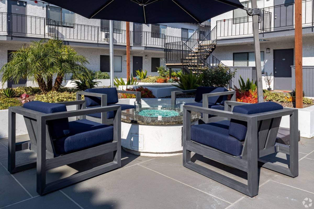 Apartment for rent at 140 W Hill Ave, Fullerton, CA 92832