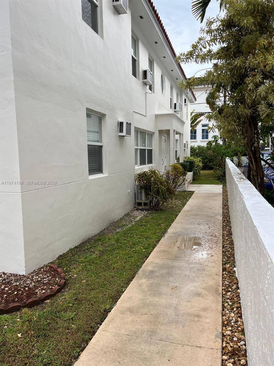 Apartment for rent at 510 Santander Ave, Miami, FL 33134