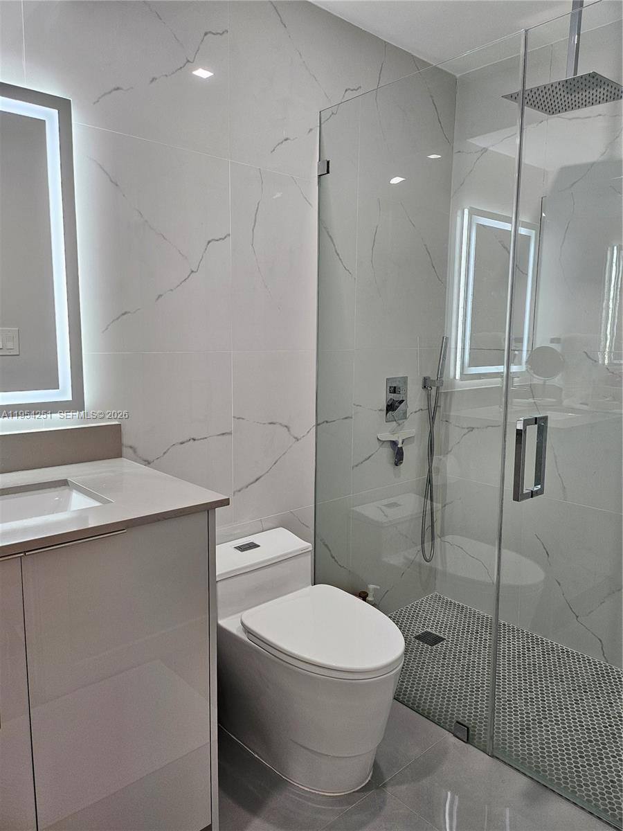 Apartment for rent at 6901 Edgewater Dr #O, Miami, FL 33133