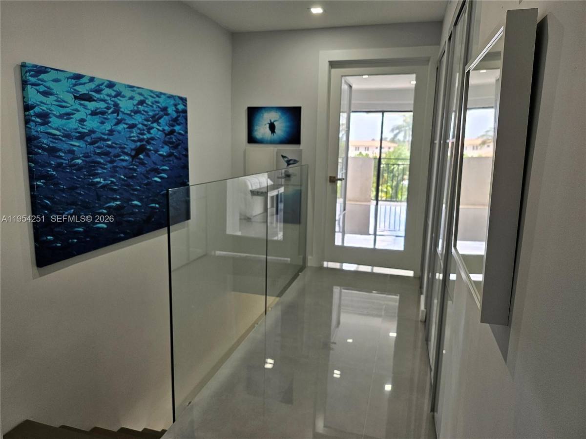 Apartment for rent at 6901 Edgewater Dr #O, Miami, FL 33133