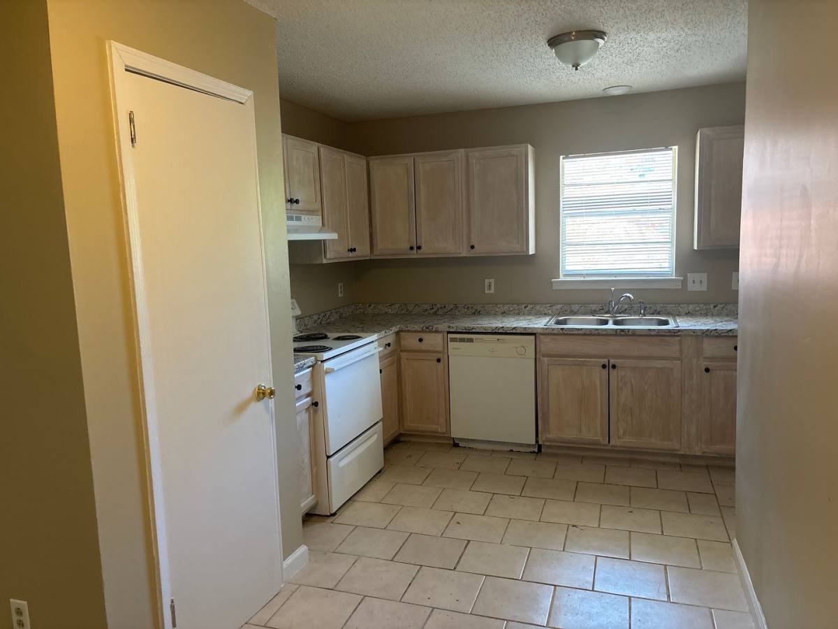 House for rent at 633 Groveland Dr, Montgomery, AL 36109