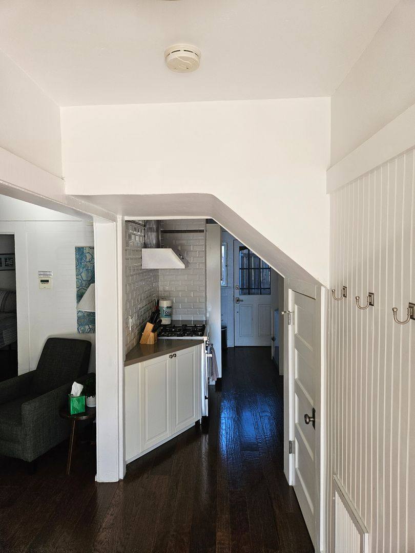 Apartment for rent at 181 Orange Ave, Coronado, CA 92118
